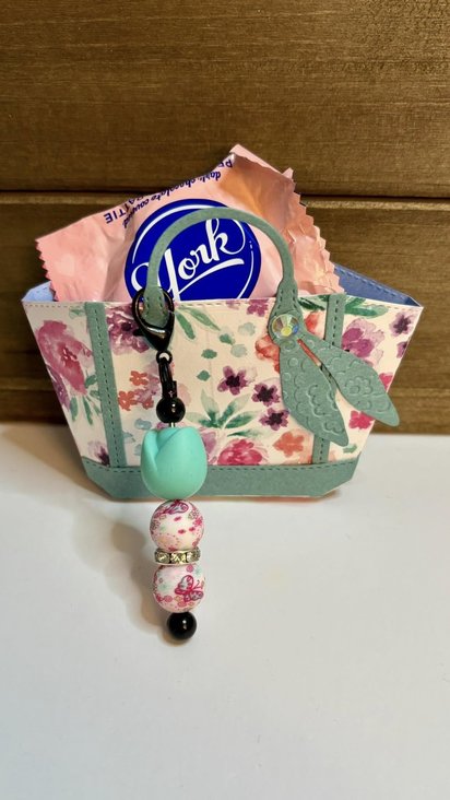 Custom Handmade 3-D Gifting Tote